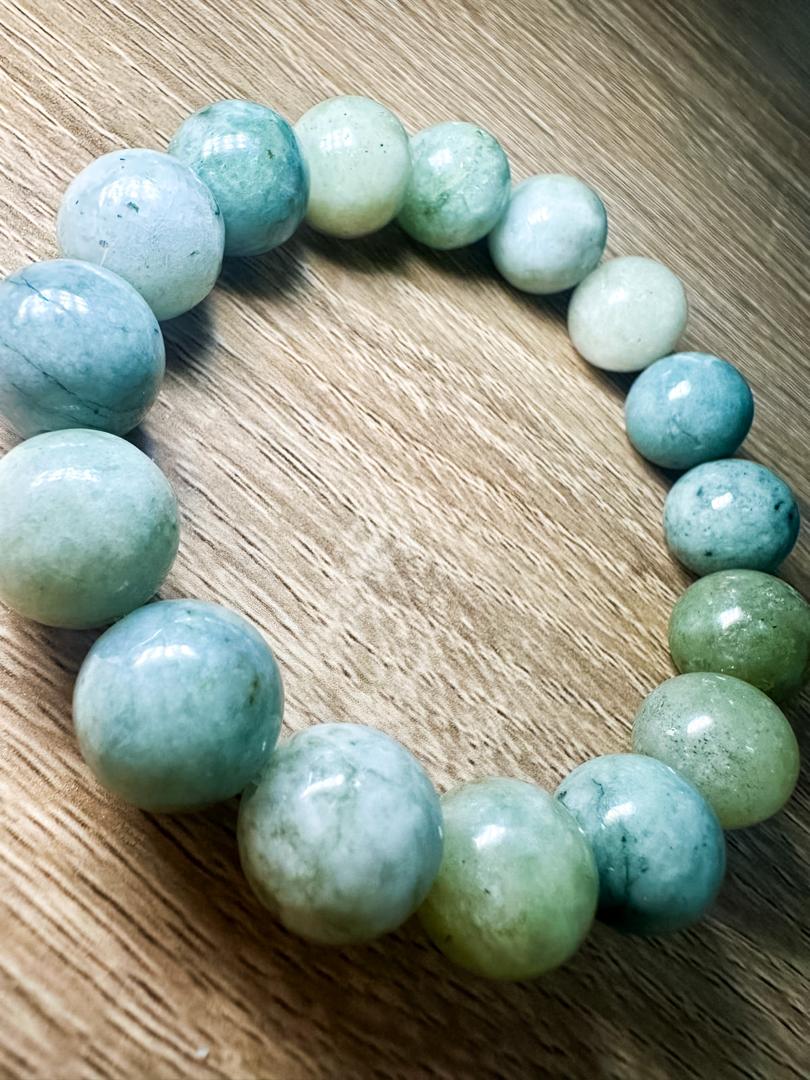 Jade de Birmanie A+ / 18 - 19 cm